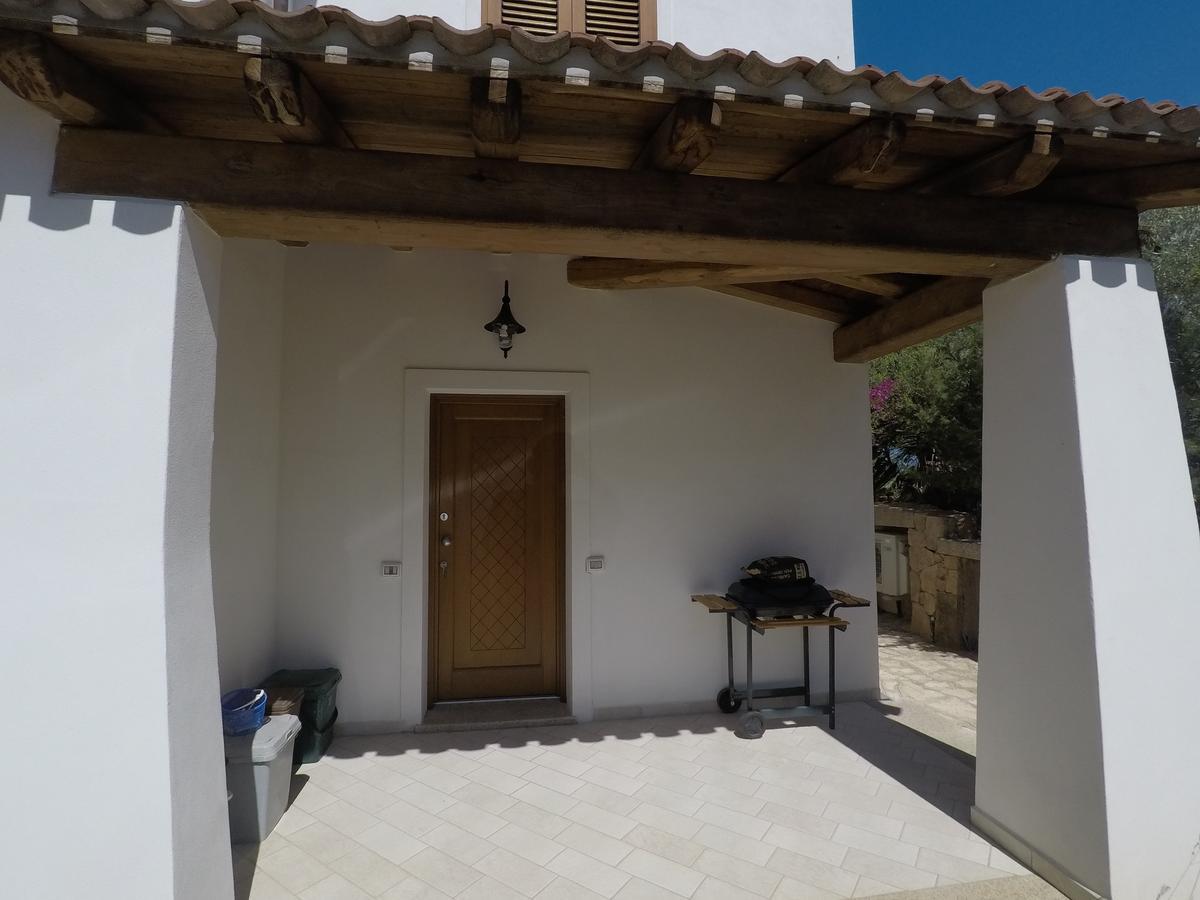 La Corte Degli Ulivi Appartamenti Cala Liberotto Exterior foto