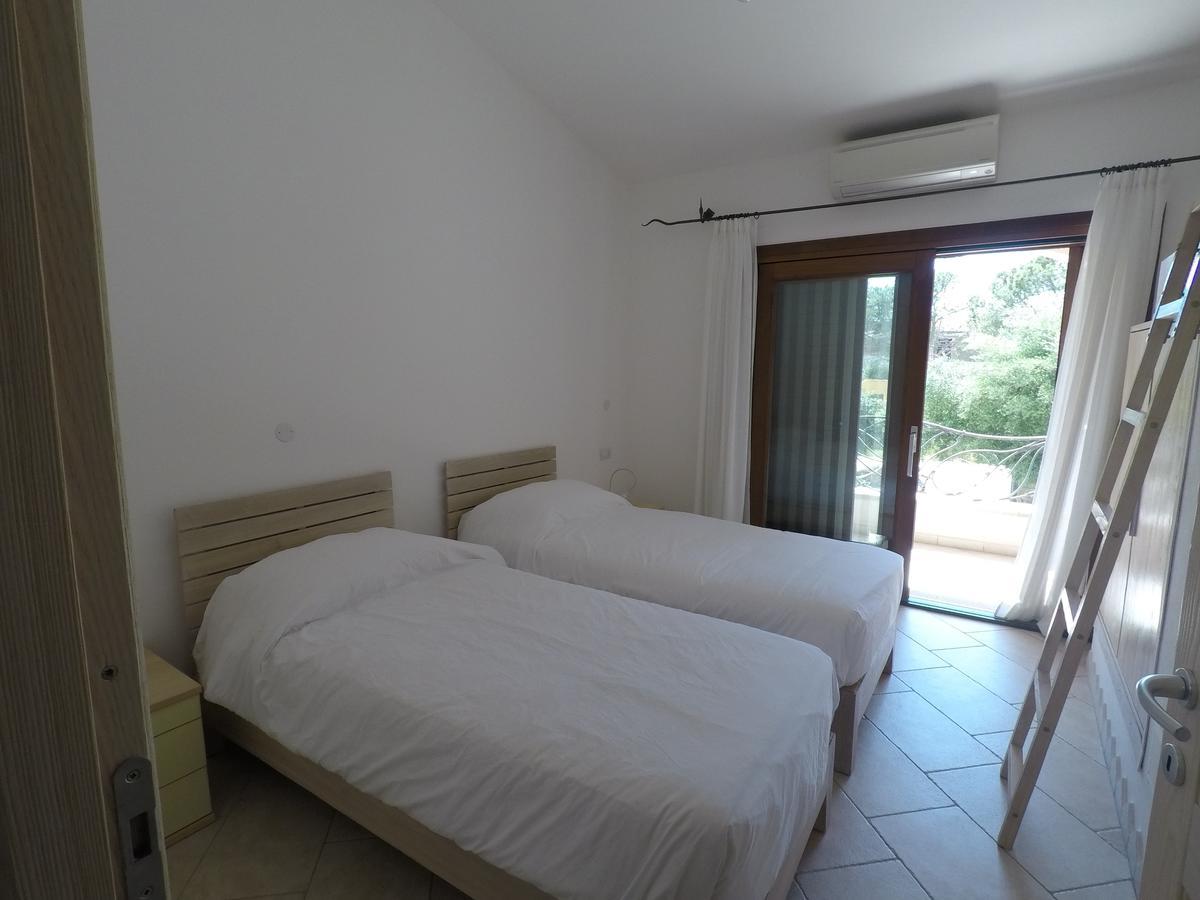 La Corte Degli Ulivi Appartamenti Cala Liberotto Exterior foto
