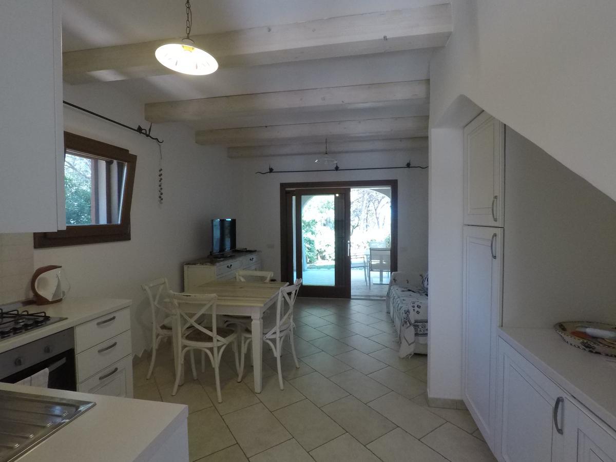 La Corte Degli Ulivi Appartamenti Cala Liberotto Exterior foto